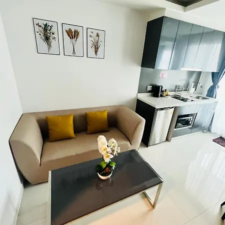 Arcadia Beach Continental 1-Bedroom Condo